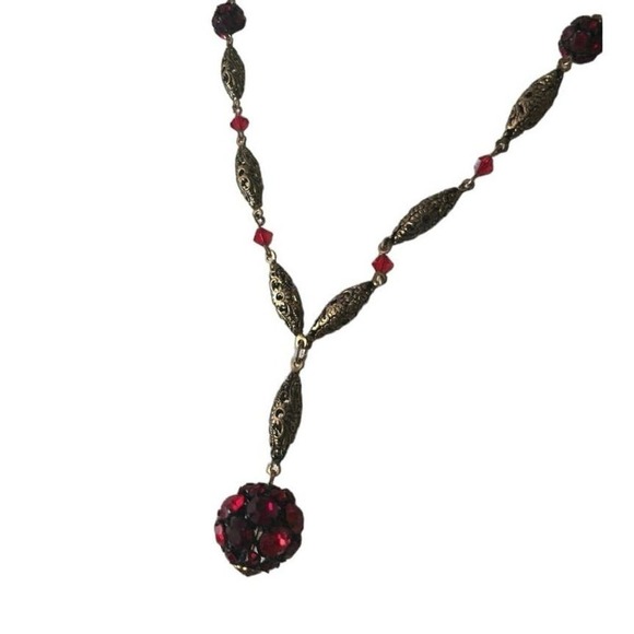 1950s Vintage Brass FILIGREE and RED glass rhinestones - Picture 6 of 6